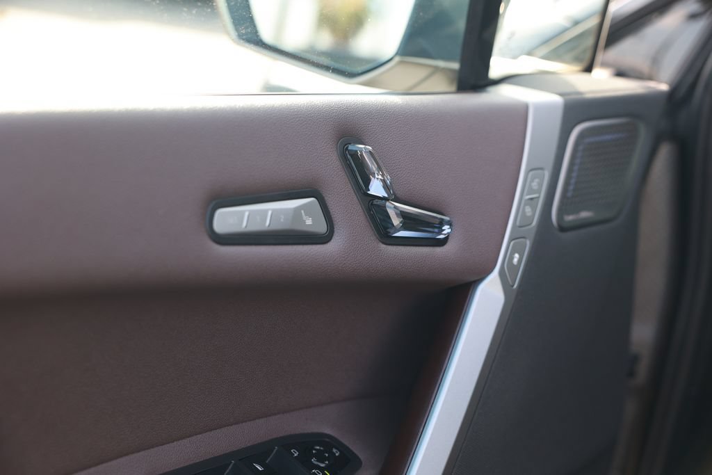 Used 2025 BMW iX M60 AWD/4WD image 19