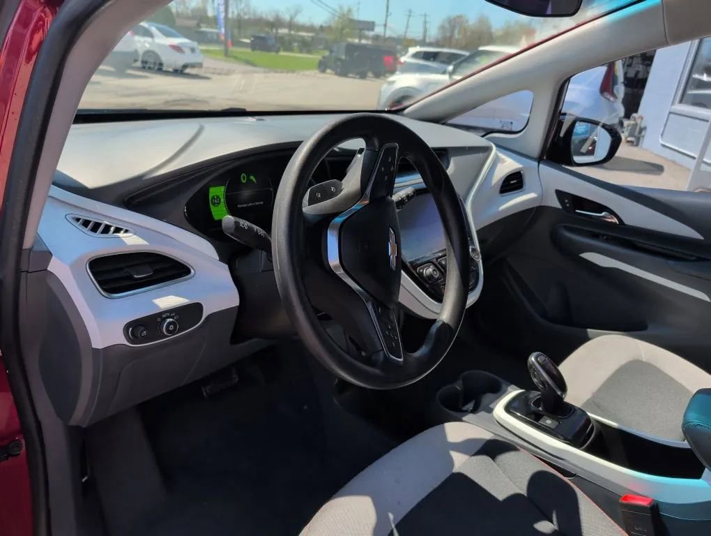 Used 2021 Chevrolet Bolt LT FWD image 11