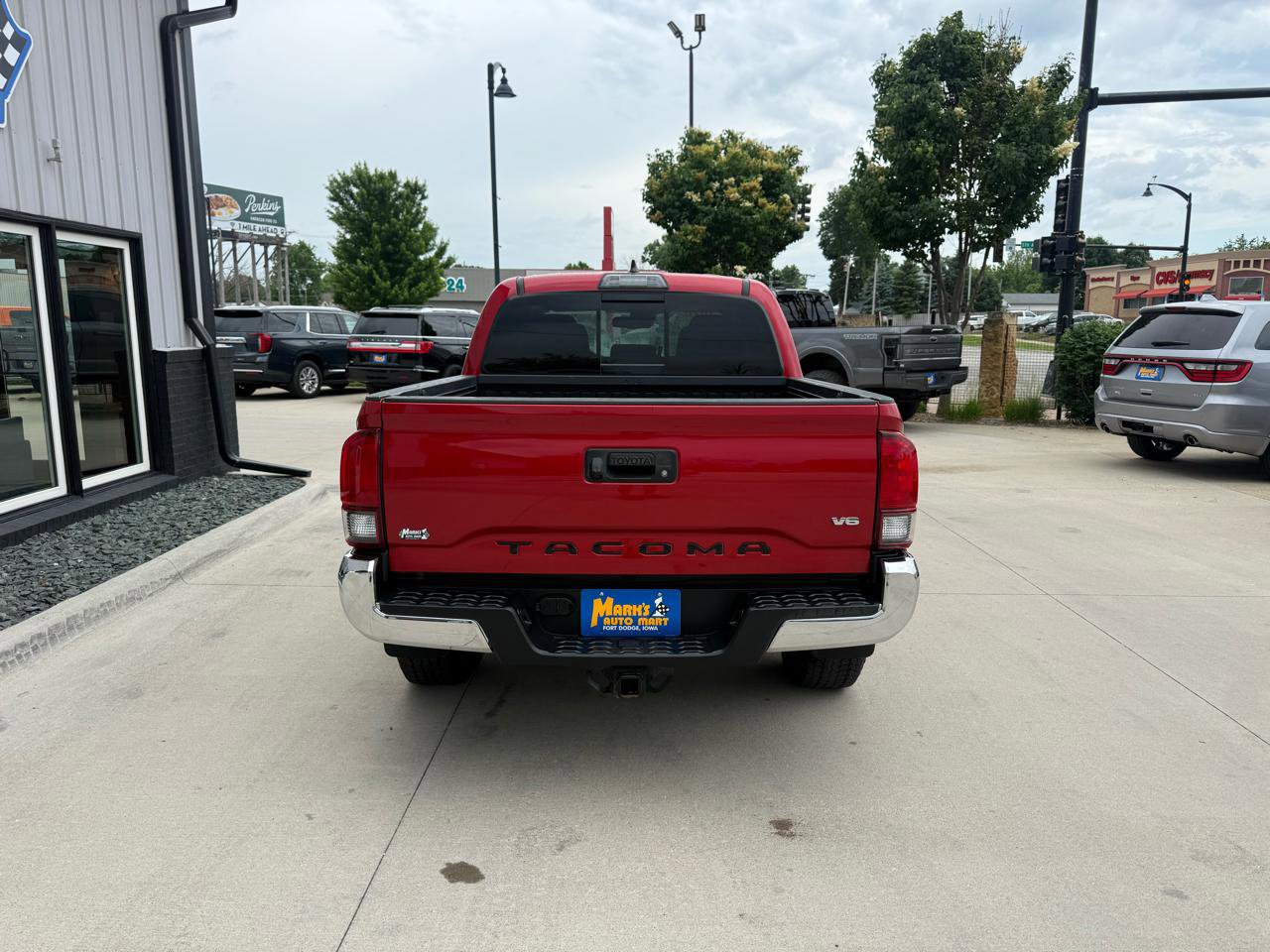 Used 2018 Toyota Tacoma TRD Off-Road AWD/4WD image 5