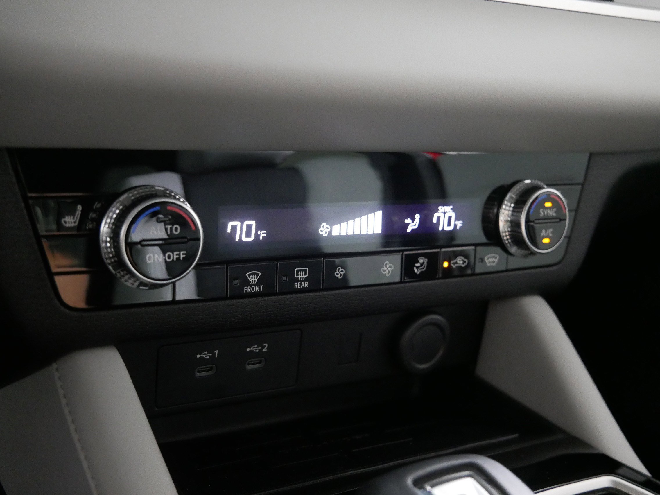 New 2025 Mitsubishi Outlander SE image 7