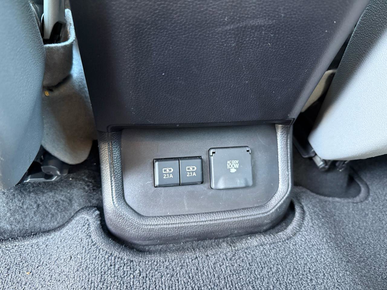Used 2021 Toyota Highlander Limited FWD image 14