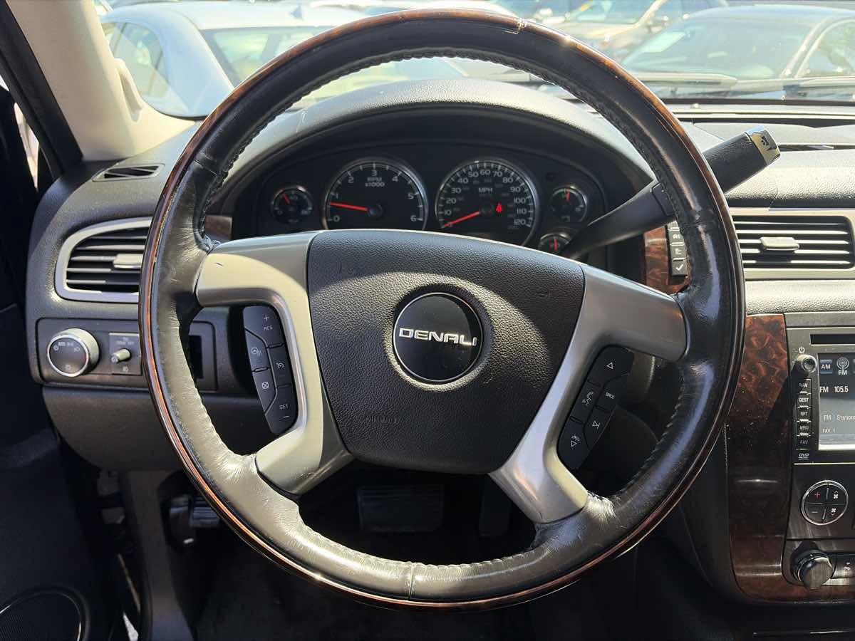 Used 2014 GMC Yukon Denali AWD/4WD image 37