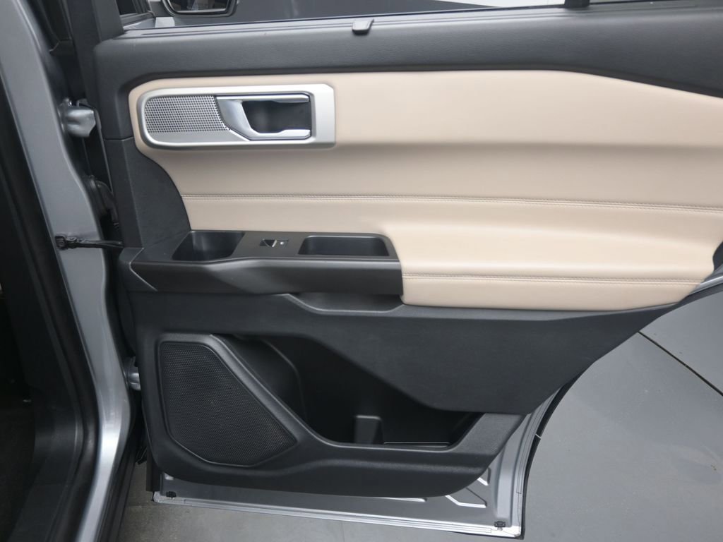 Used 2020 Ford Explorer Limited w/ Hybrid Equipment Group 310A image 23