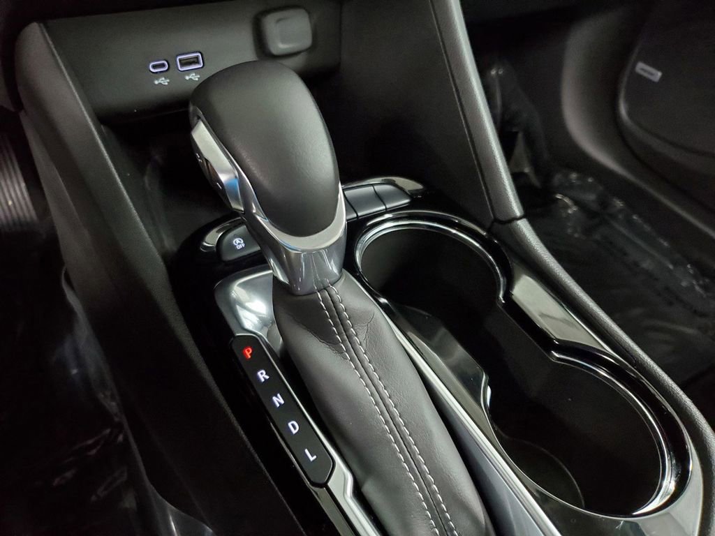 Used 2024 Buick Encore GX Avenir w/ Avenir Convenience Package image 20