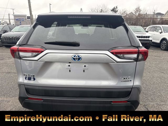 Used 2022 Toyota RAV4 XLE image 4
