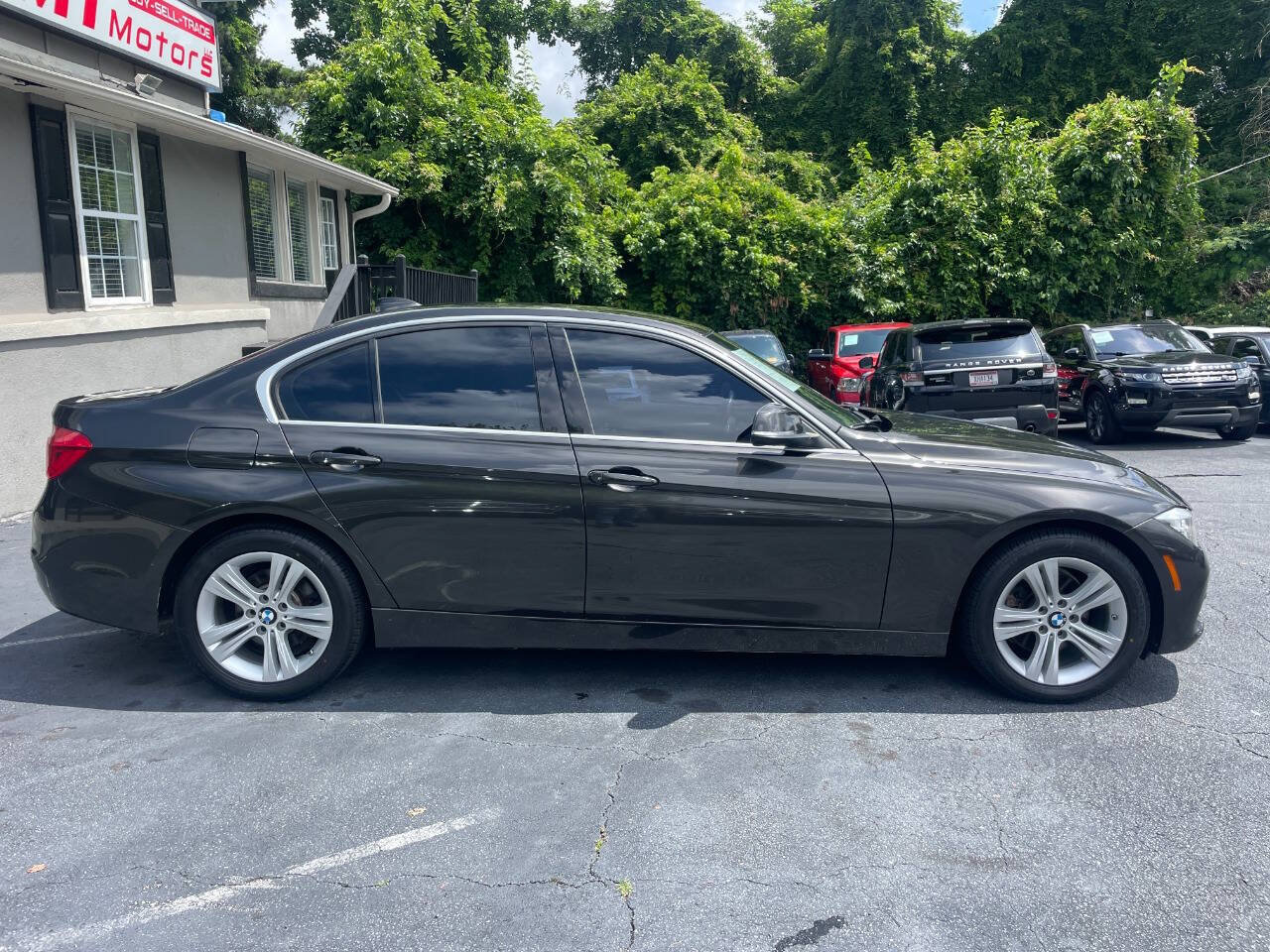 Used 2017 BMW 330i Sedan w/ Driver Assistance Package RWD image 5