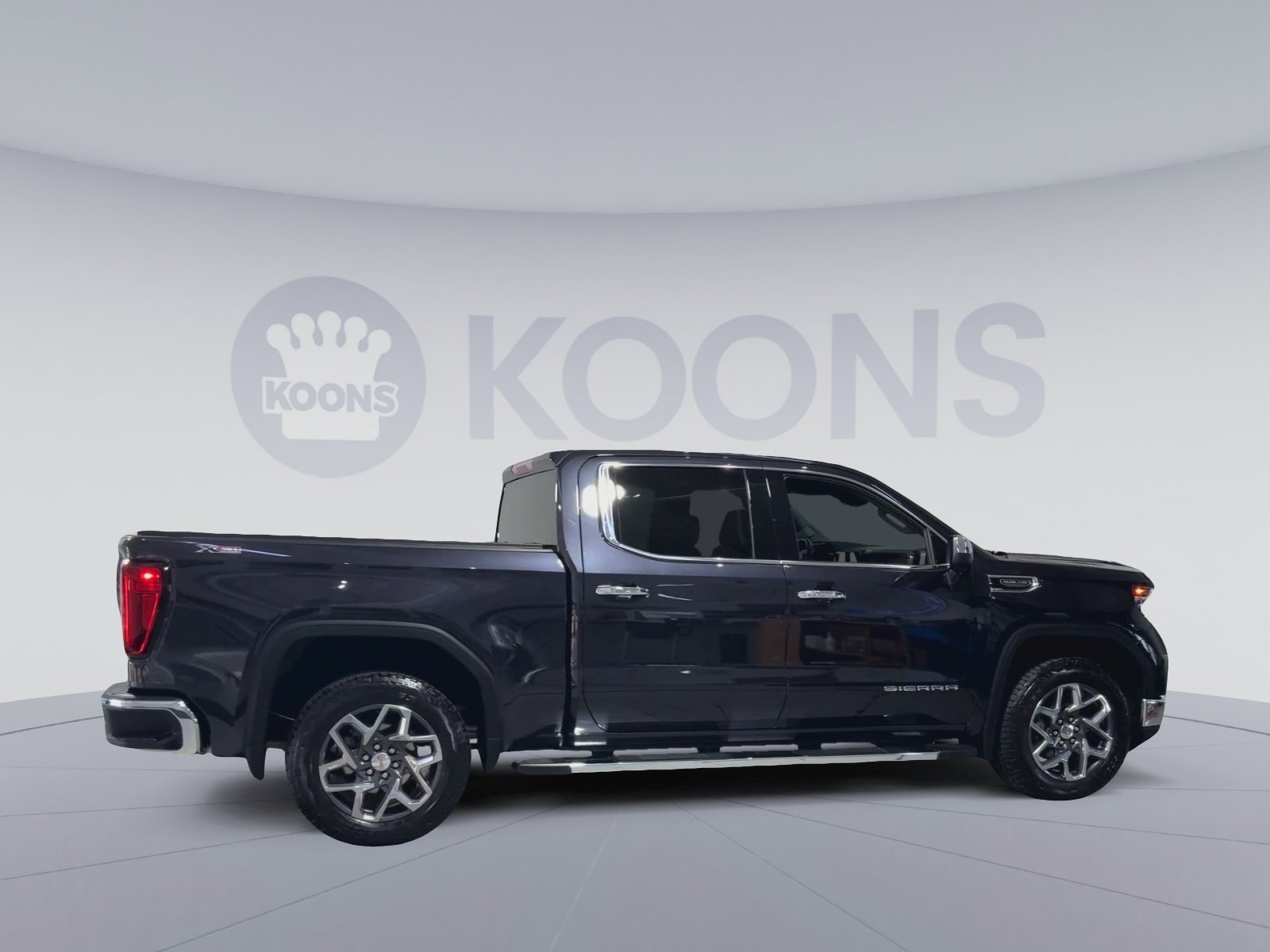 Used 2023 GMC Sierra 1500 SLT w/ SLT Premium Package image 12