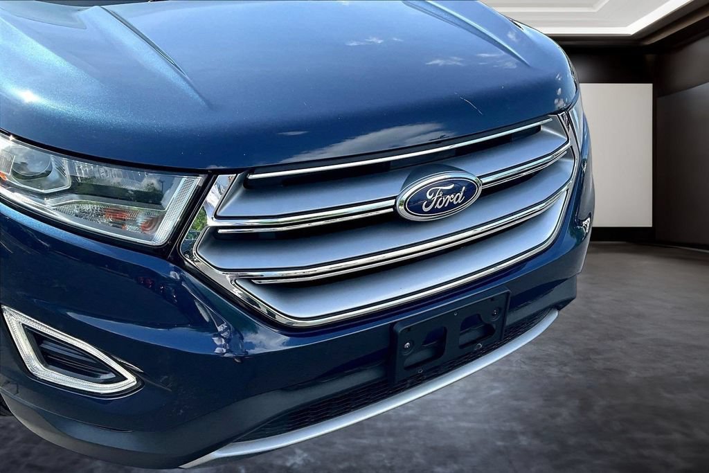 Used 2017 Ford Edge Titanium w/ Equipment Group 301A AWD/4WD image 33