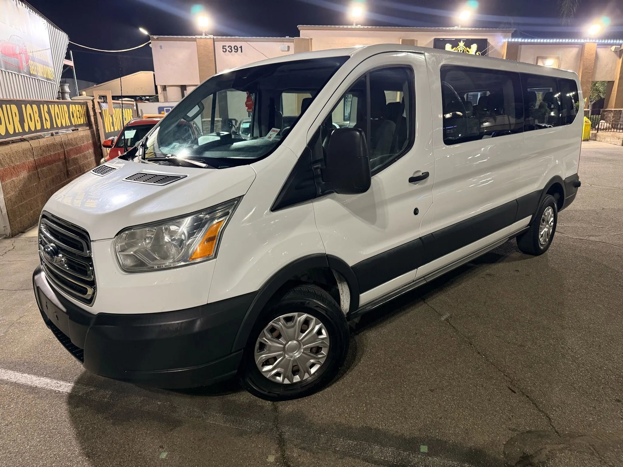 Used 2015 Ford Transit 350 XLT RWD image 28