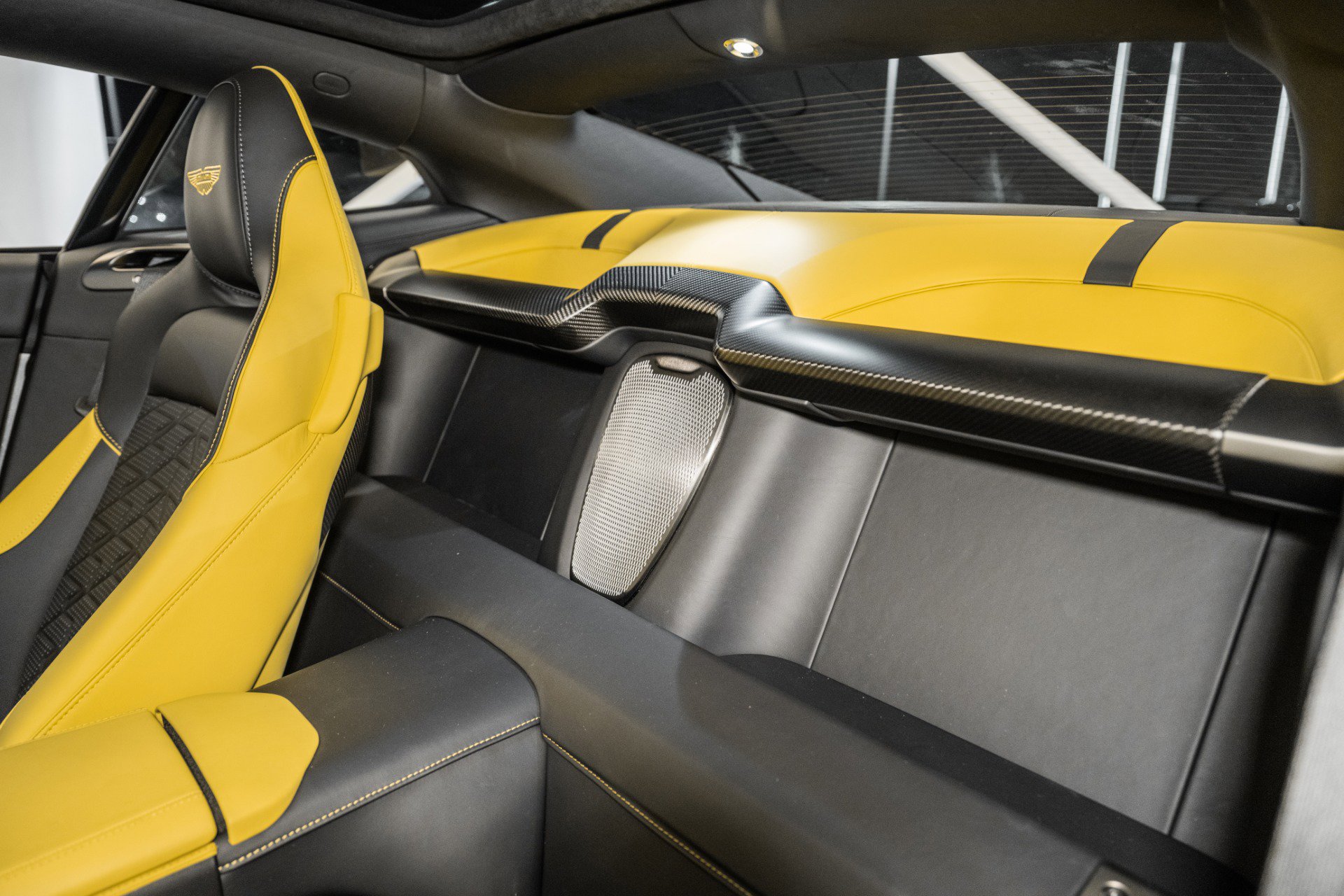 Used 2025 Aston Martin Vanquish image 14