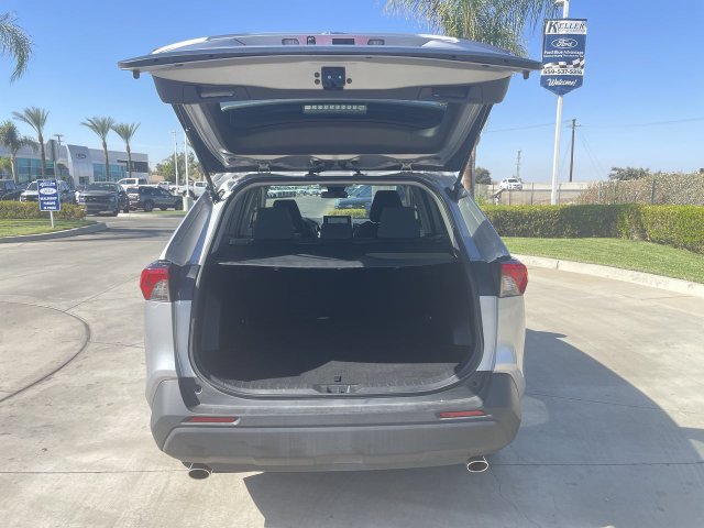 Used 2025 Toyota RAV4 XLE AWD/4WD image 25