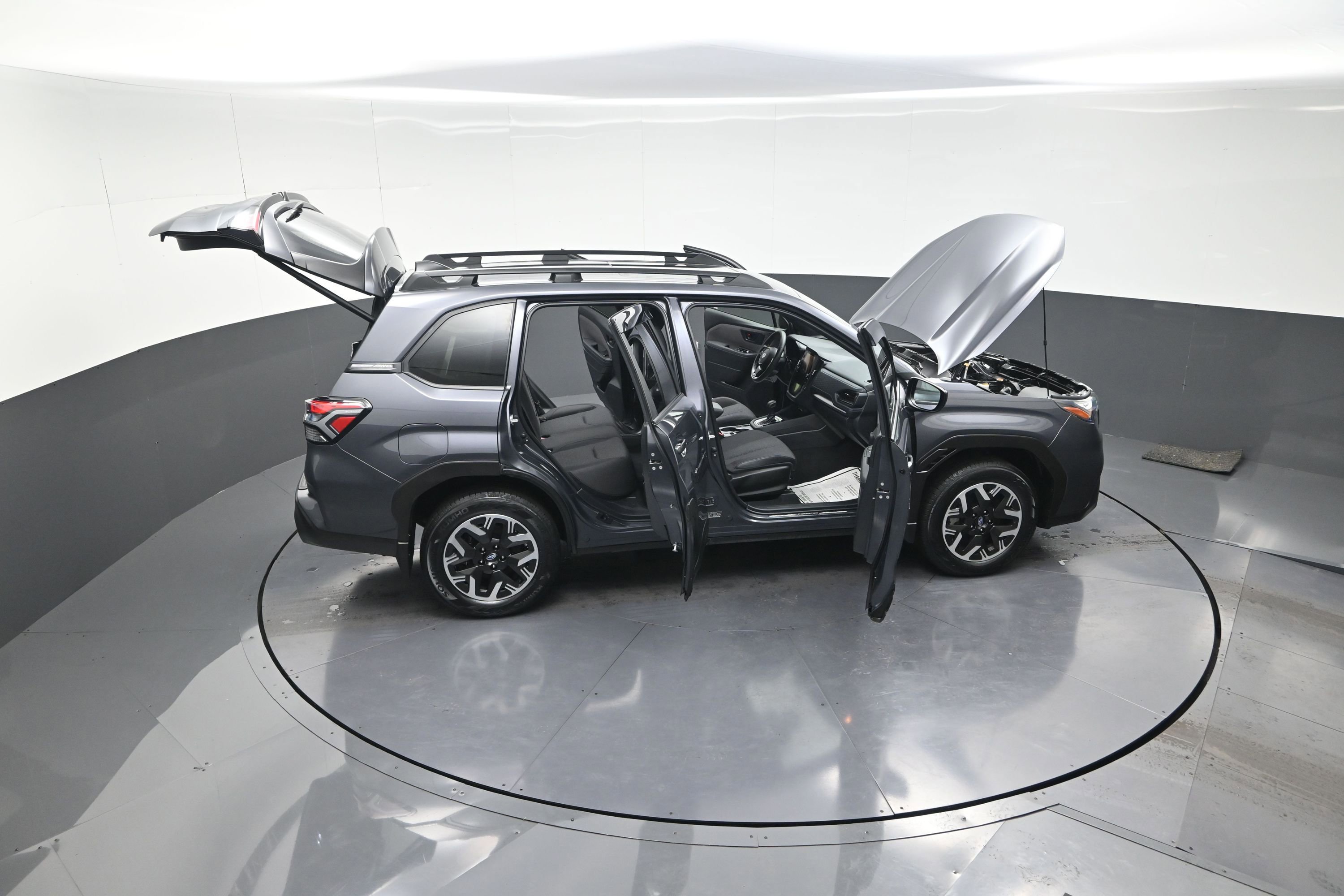 Used 2025 Subaru Forester Premium image 14