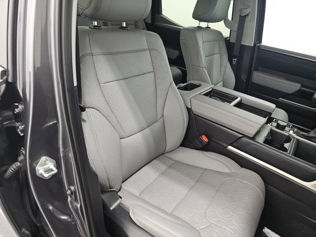 Used 2024 Toyota Tundra Limited AWD/4WD image 37