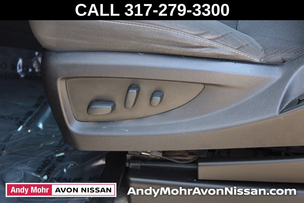 Used 2018 Chevrolet Silverado 1500 LT w/ LT Convenience Package AWD/4WD image 15