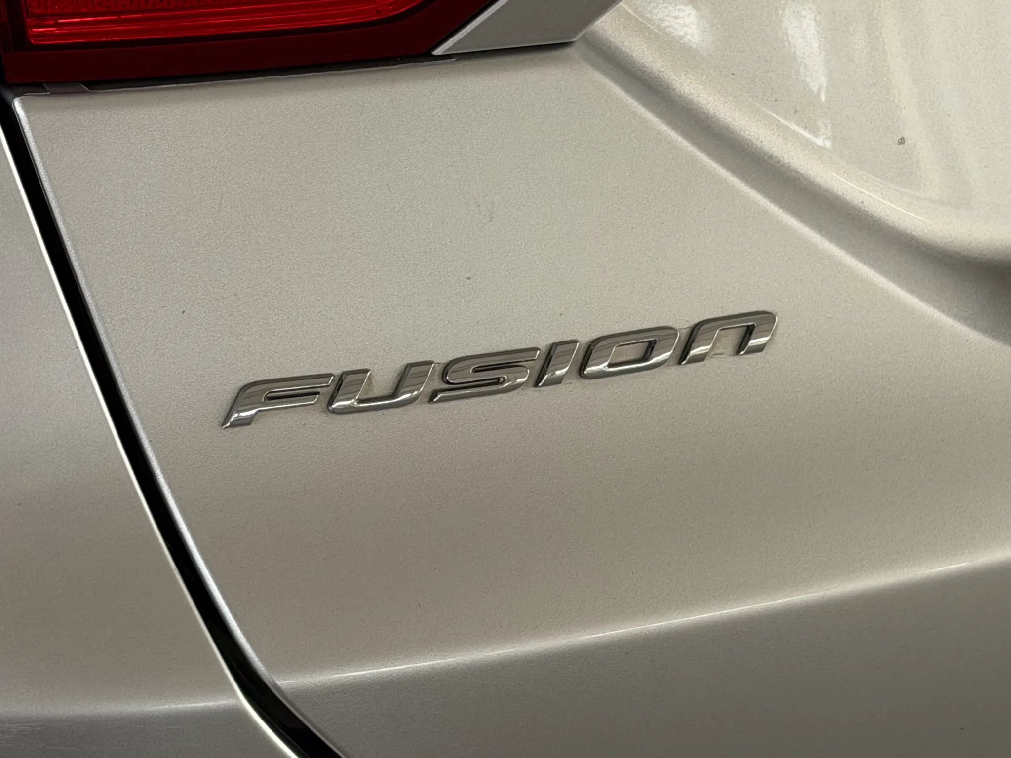 Used 2014 Ford Fusion SE w/ Equipment Group 202A FWD image 11