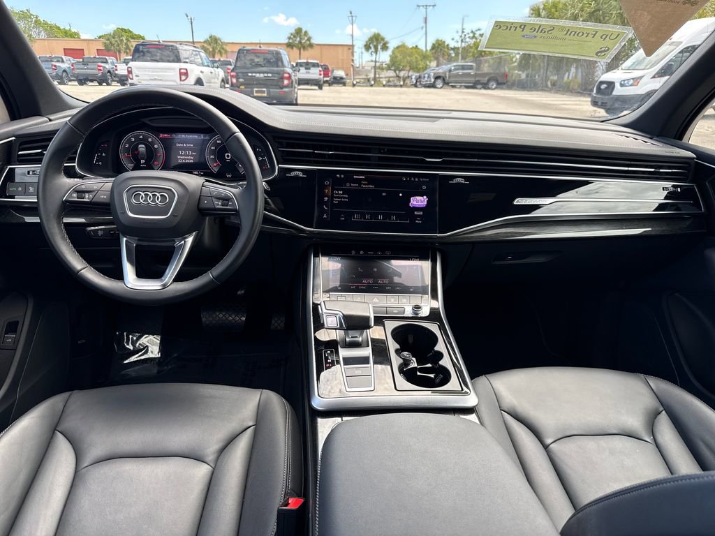 Used 2025 Audi Q7 2.0T Premium w/ Convenience Package image 5