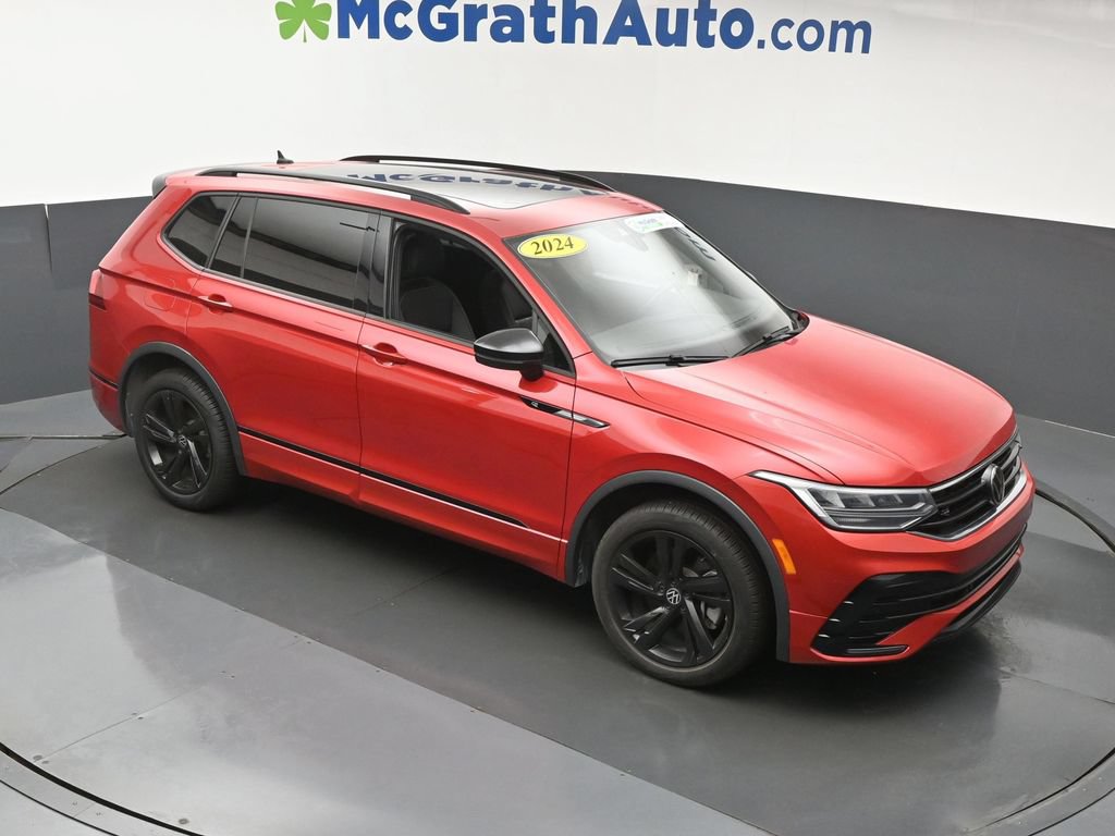 Used 2024 Volkswagen Tiguan SE R-Line FWD image 3