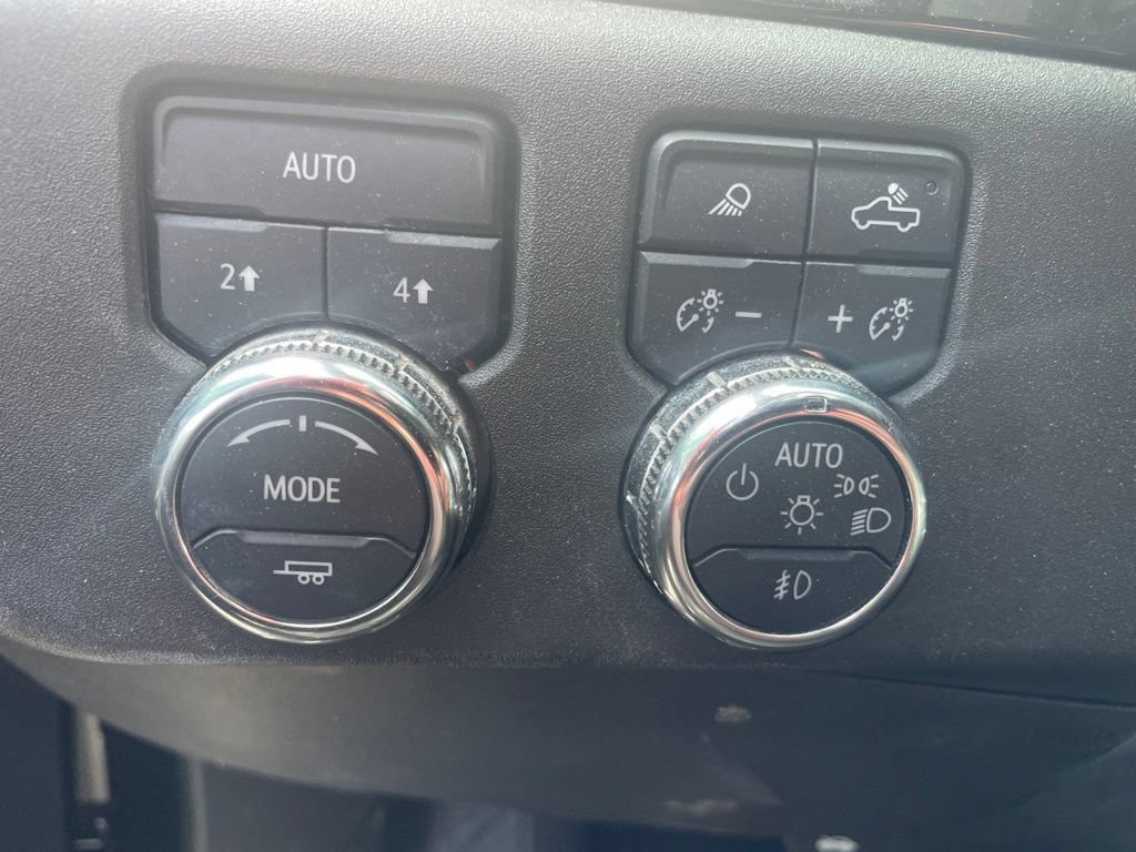 Used 2023 GMC Sierra 1500 SLT w/ SLT Convenience Package AWD/4WD image 9