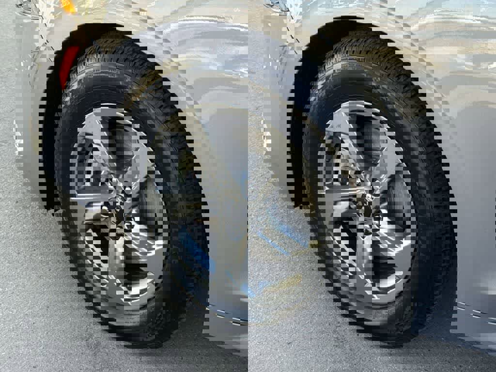 Used 2022 Kia K5 LXS image 9