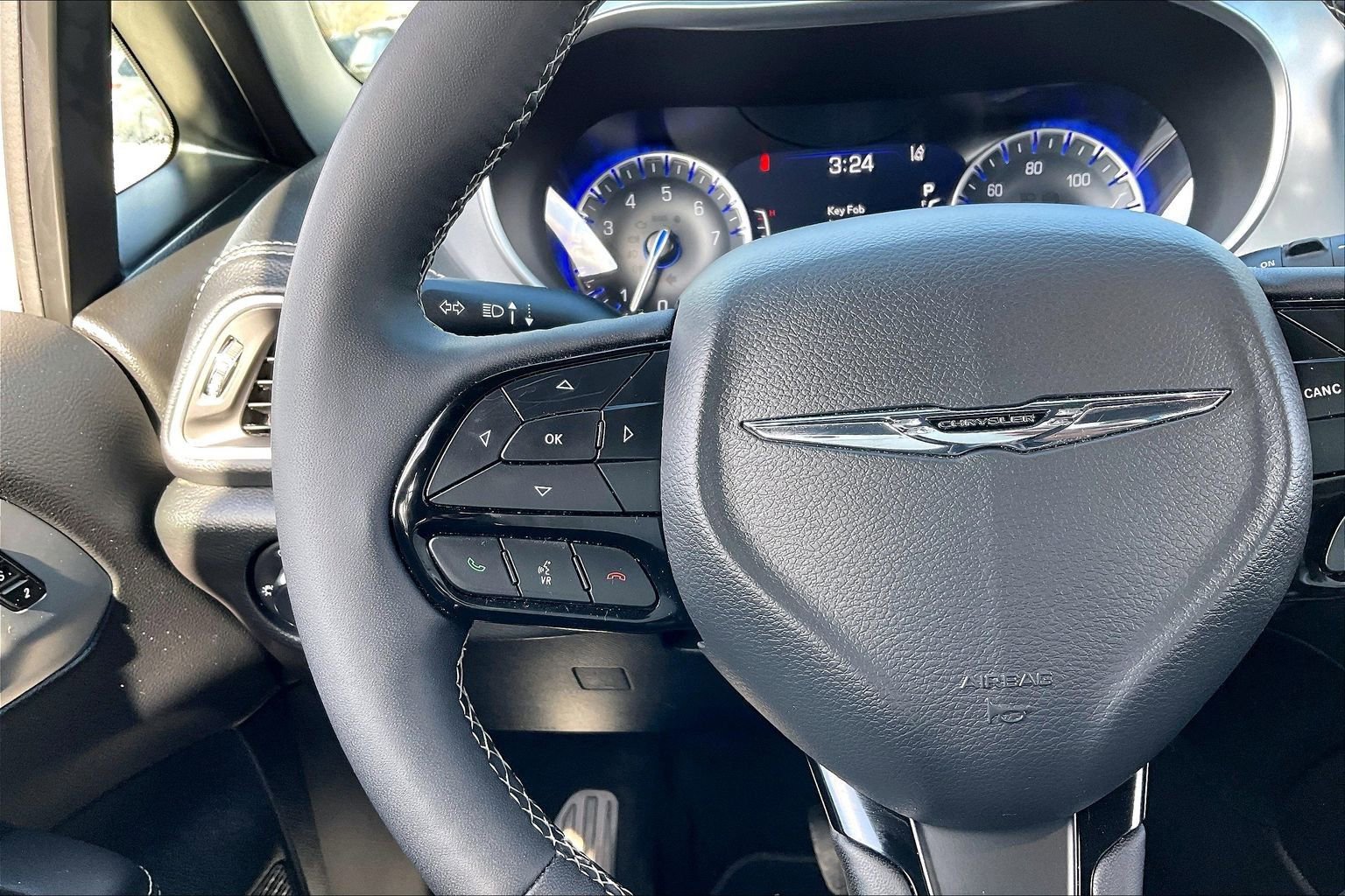 Used 2025 Chrysler Pacifica Limited image 19