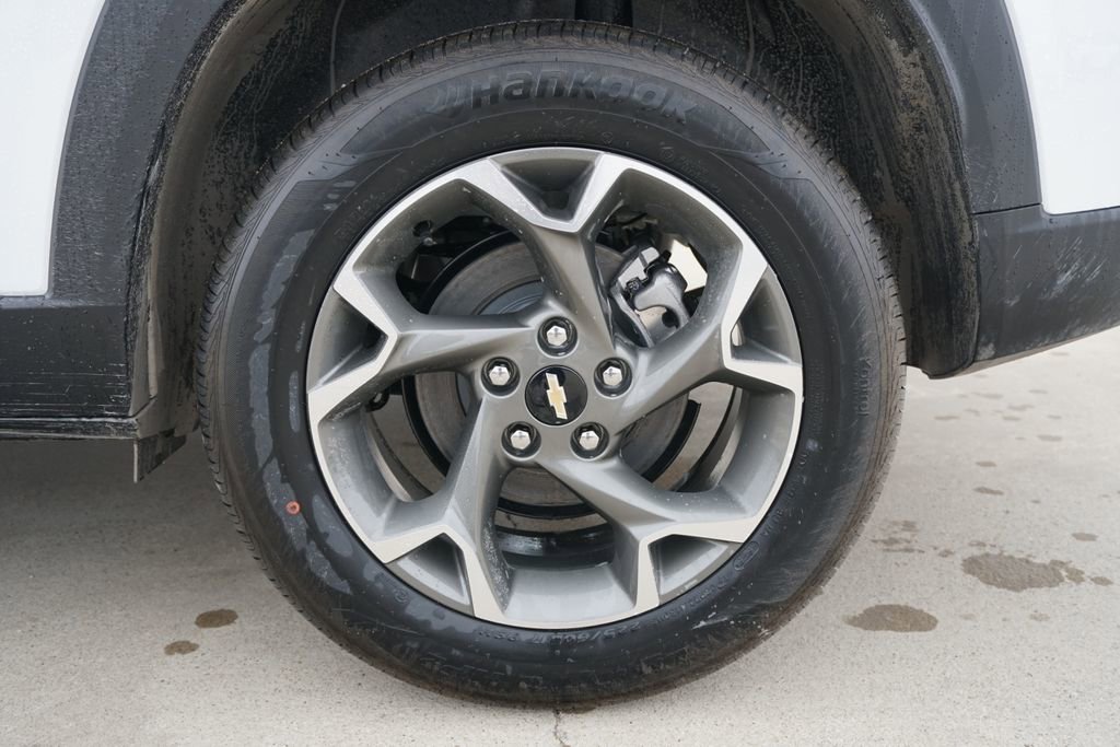 New 2026 Chevrolet Trax LT w/ Sunroof Package image 12