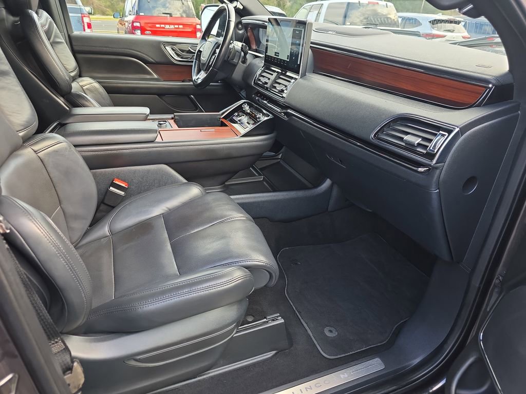 Used 2023 Lincoln Navigator Reserve image 41