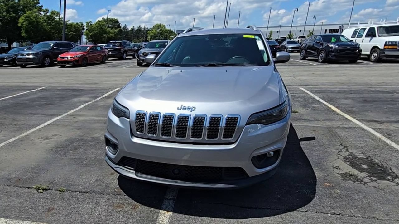 Used 2021 Jeep Cherokee Latitude Plus FWD image 3