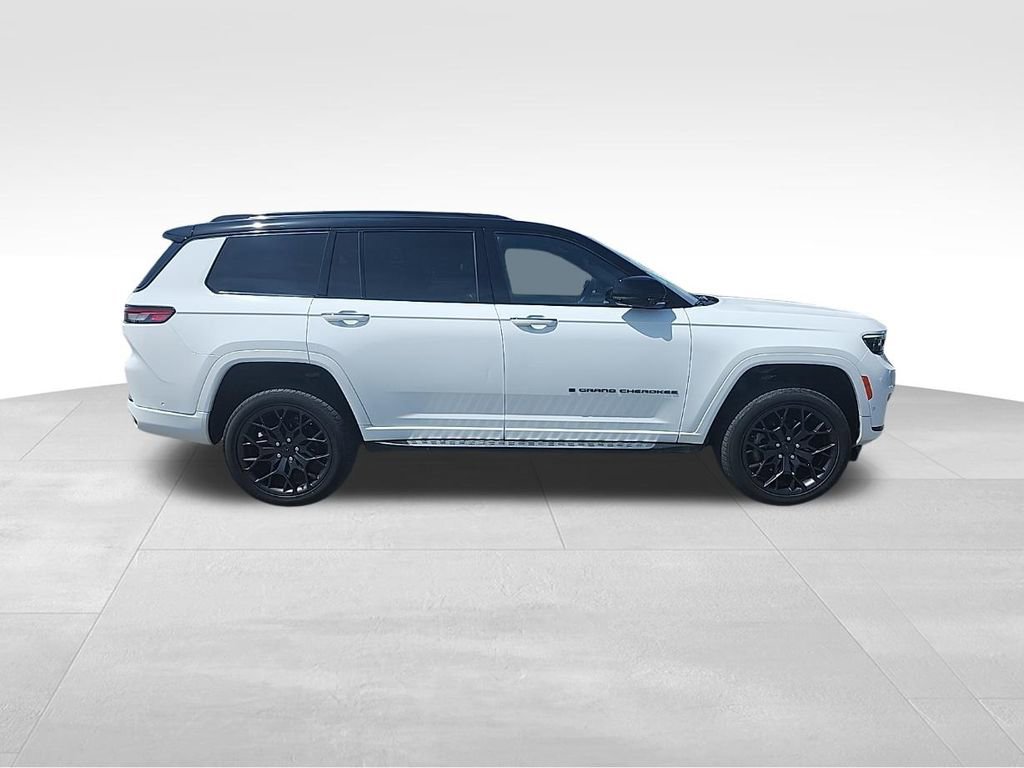 Used 2025 Jeep Grand Cherokee L Summit AWD/4WD image 33