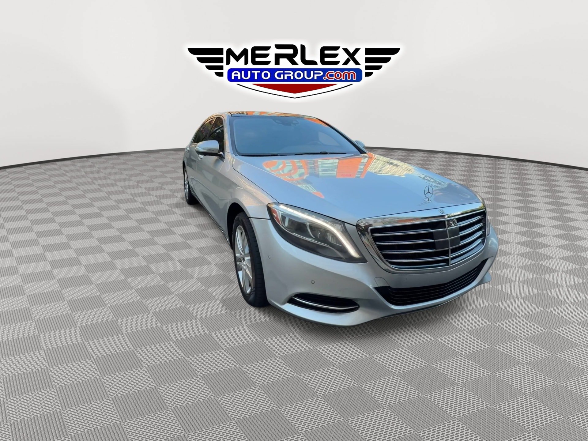 Used 2017 Mercedes-Benz S 550 4MATIC Sedan image 2