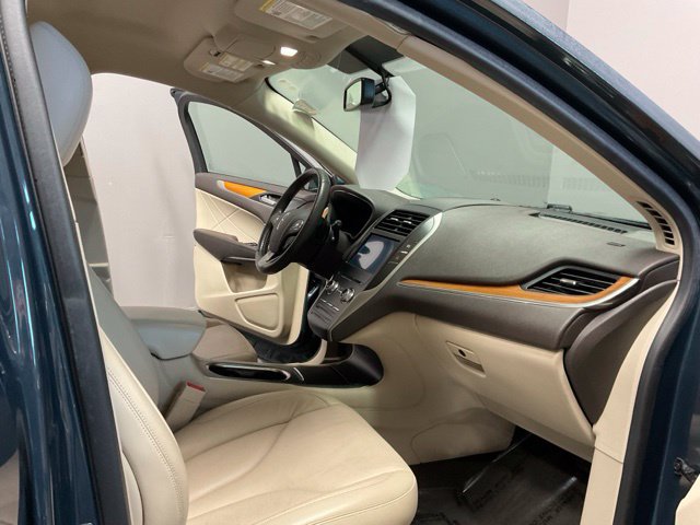 Used 2019 Lincoln MKC Select w/ Select Plus Package AWD/4WD image 23