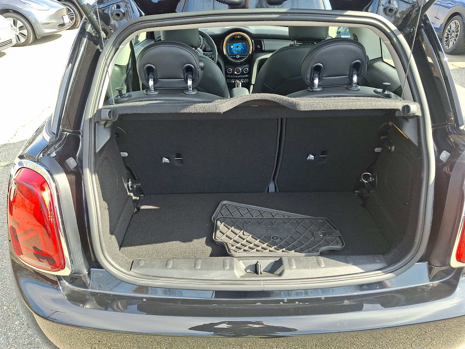 Used 2020 MINI Cooper 2-Door Hardtop w/ Storage Package FWD image 29