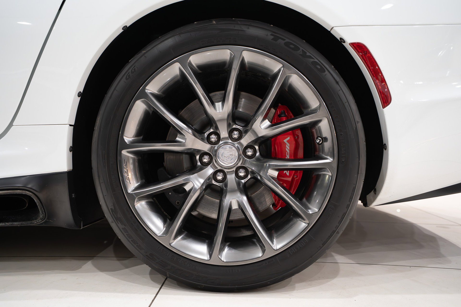 Used 2013 SRT Viper GTS w/ GTS Laguna Interior Pkg image 38