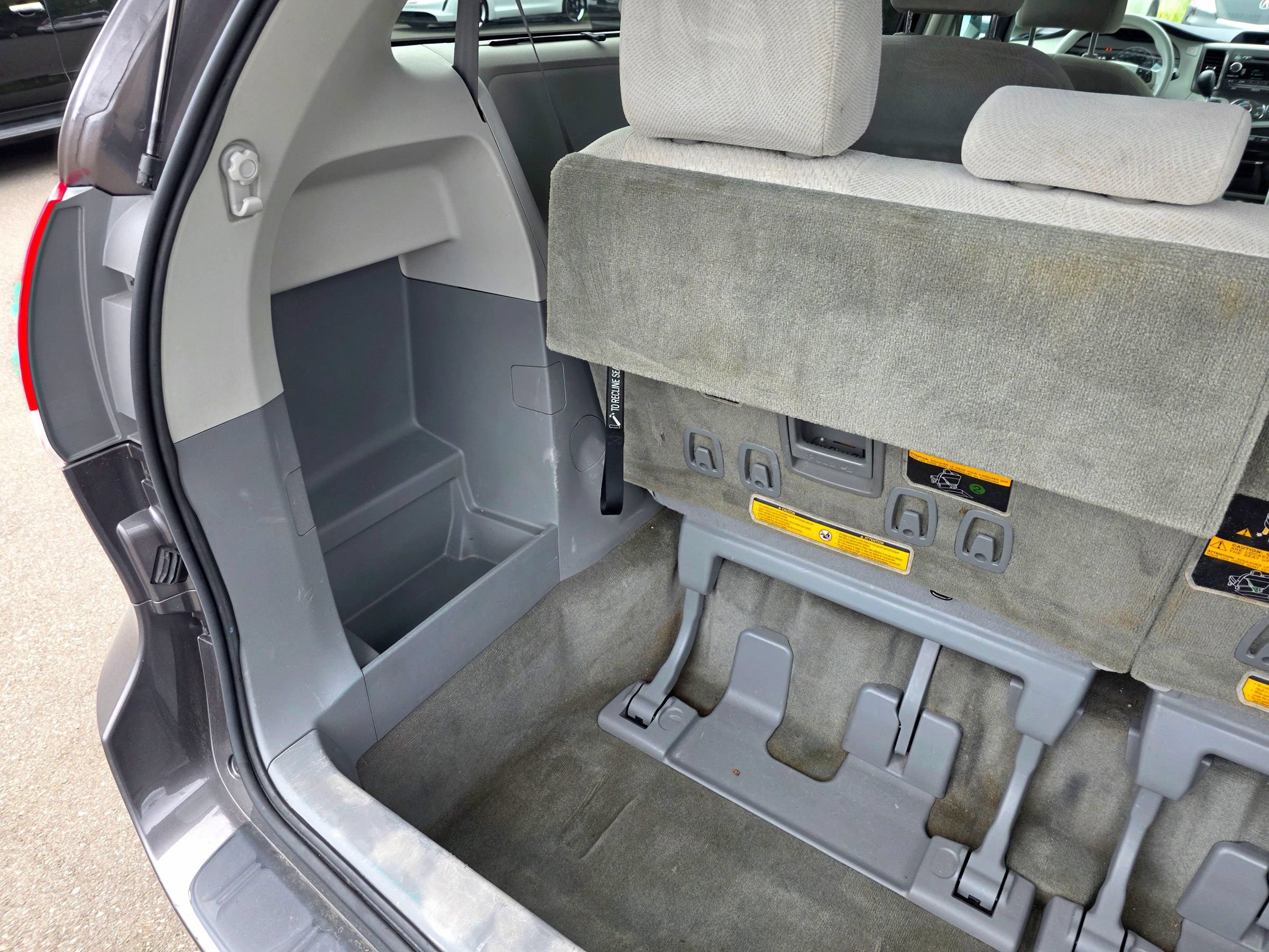 Used 2014 Toyota Sienna LE AWD/4WD image 69