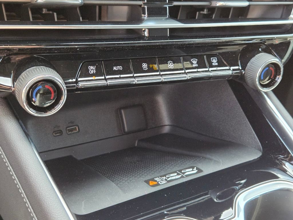 New 2026 Chevrolet Traverse LT w/ Driver Confidence Package FWD image 14