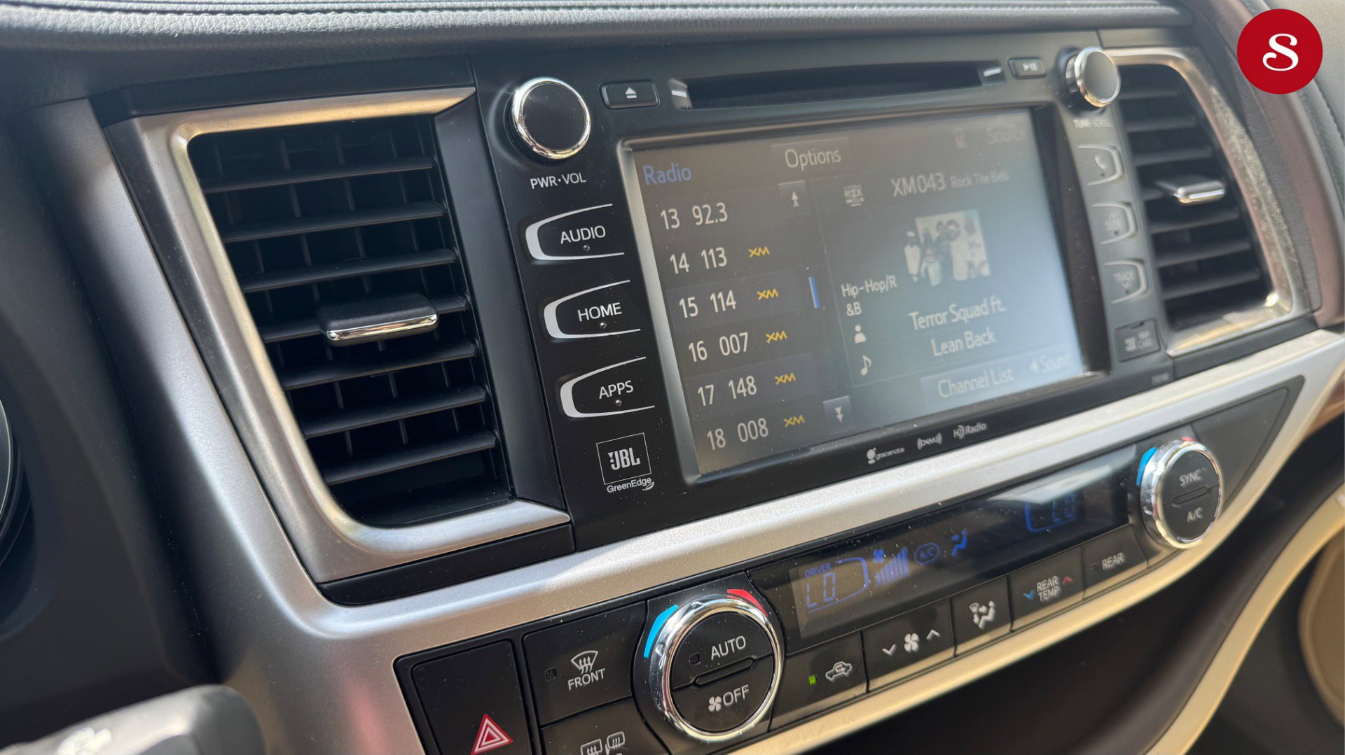 Used 2017 Toyota Highlander Limited AWD/4WD image 15