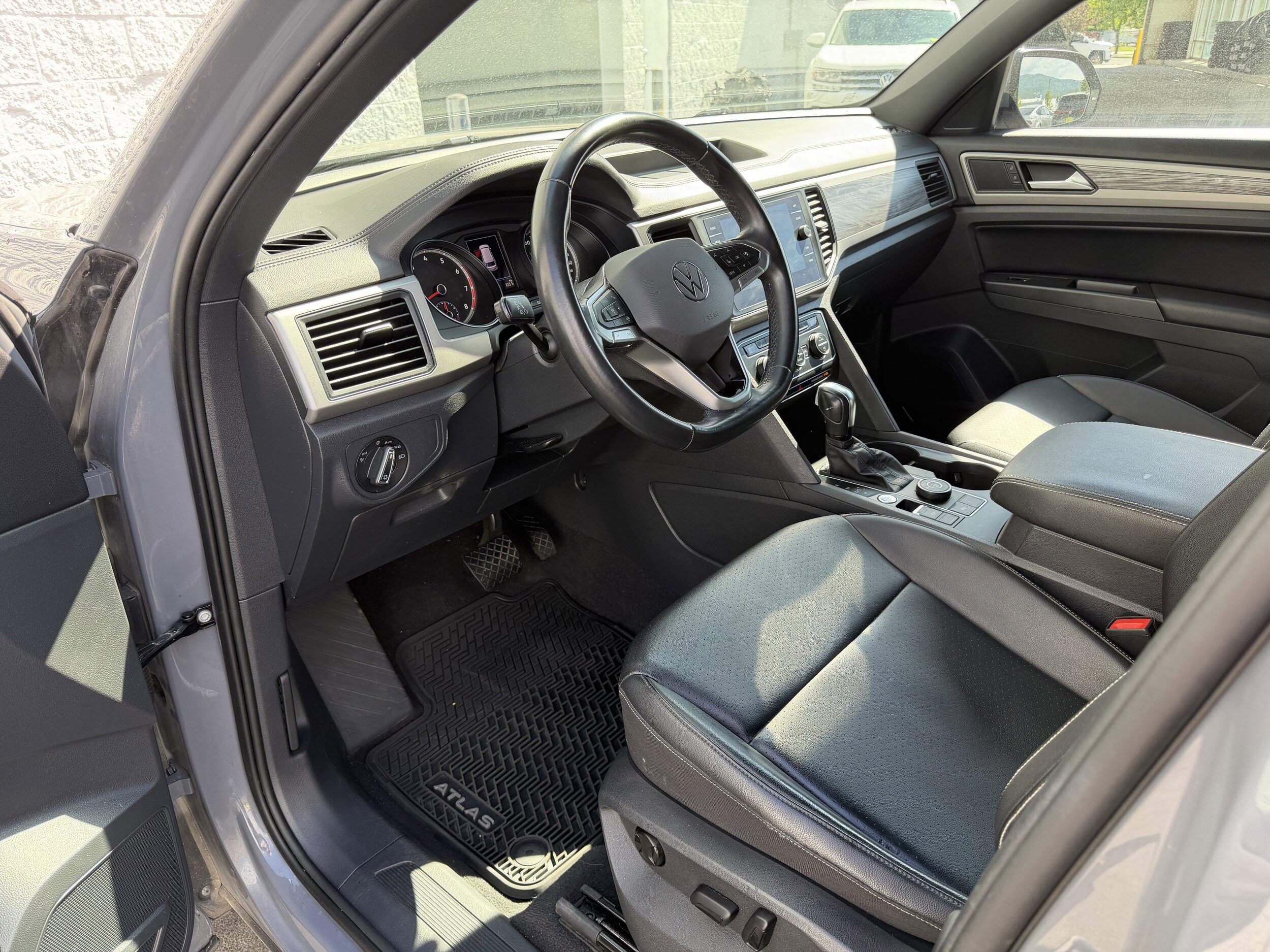 Used 2020 Volkswagen Atlas Cross Sport SE AWD/4WD image 10