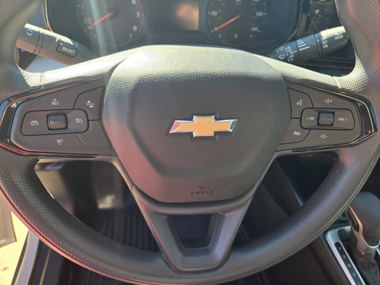 Used 2025 Chevrolet Trax LS image 29