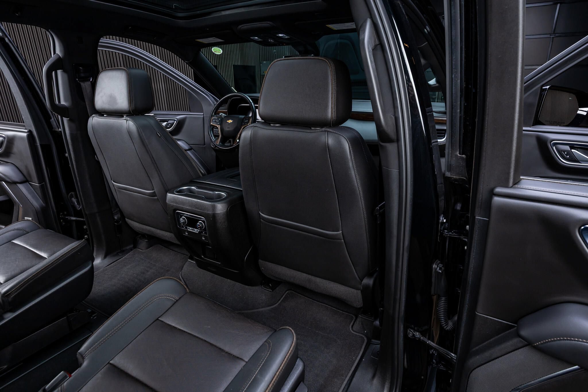 Used 2022 Chevrolet Suburban High Country w/ Max Trailering Package AWD/4WD image 29