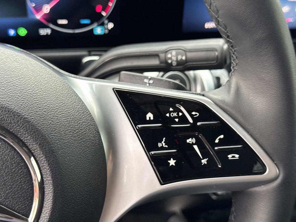 Used 2025 Mercedes-Benz GLB 250 4MATIC image 26