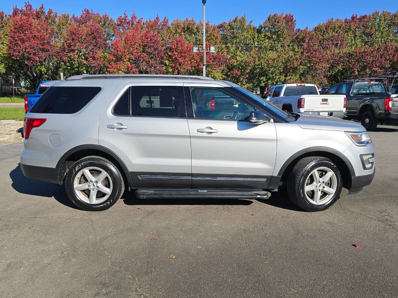 Used 2016 Ford Explorer XLT w/ Equipment Group 202A image 17