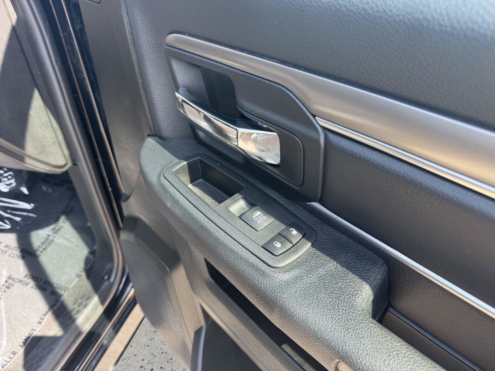 Used 2024 RAM 1500 Warlock RWD image 34
