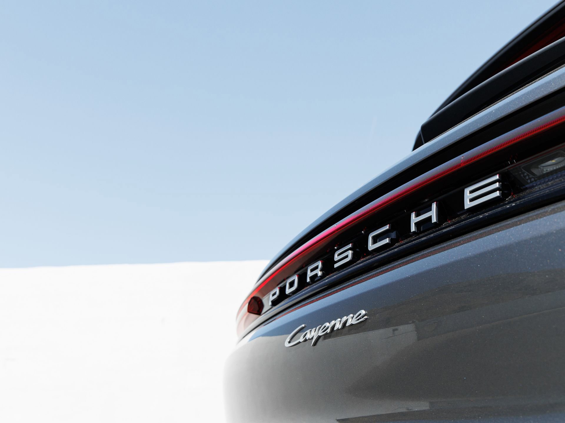 Certified 2025 Porsche Cayenne AWD/4WD image 12