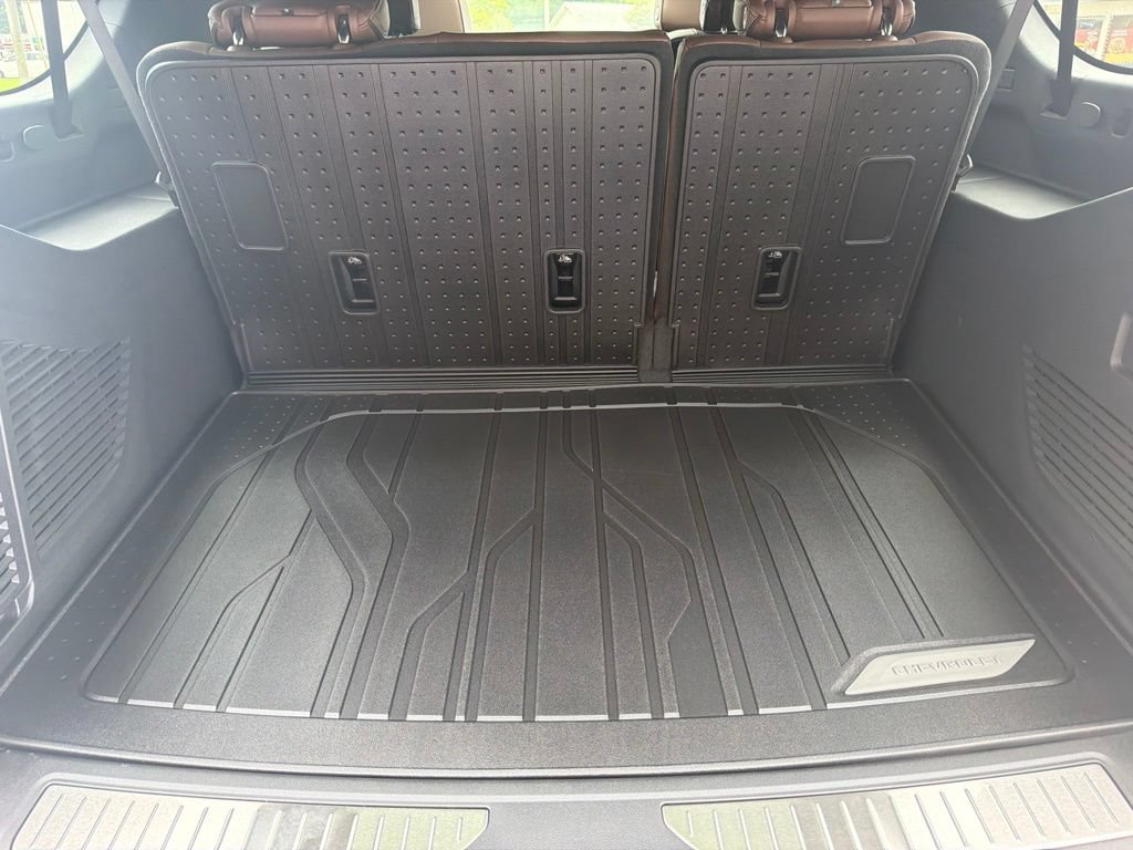 New 2026 Chevrolet Suburban High Country RWD image 20