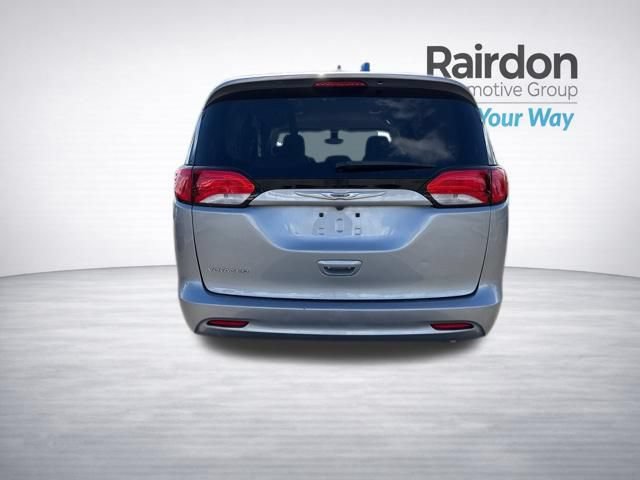 Used 2021 Chrysler Voyager Lxi FWD image 6