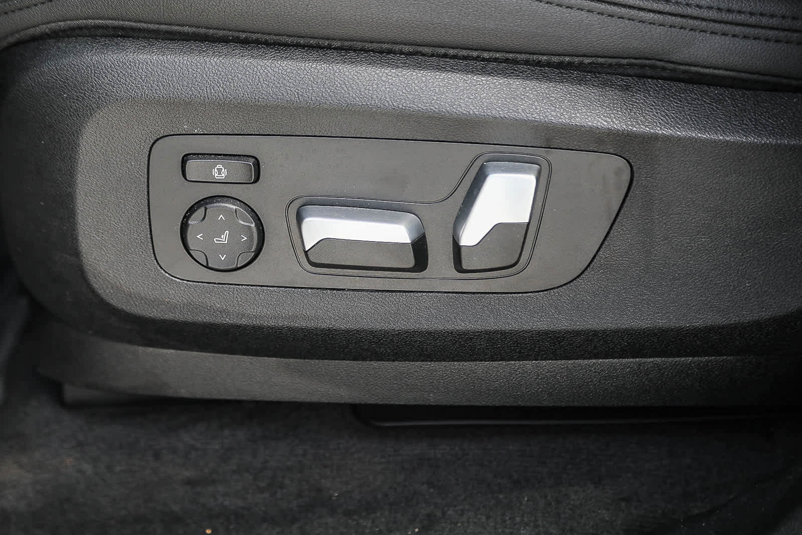 Used 2020 BMW X5 sDrive40i w/ Premium Package image 19