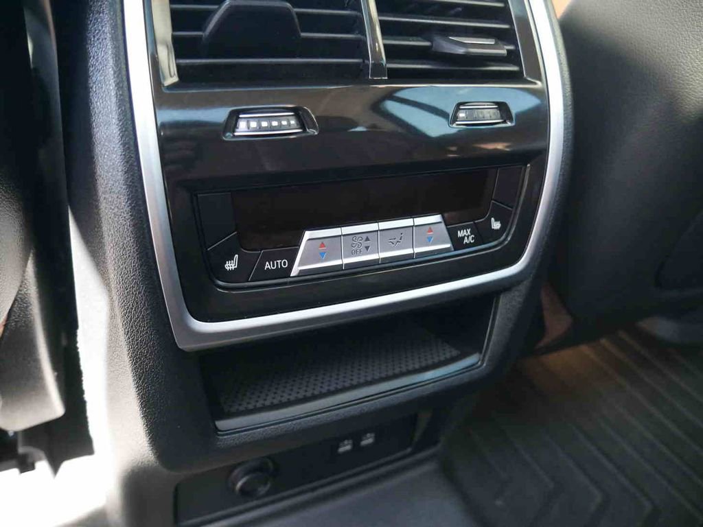 Used 2023 BMW X7 xDrive40i w/ Premium Package image 20