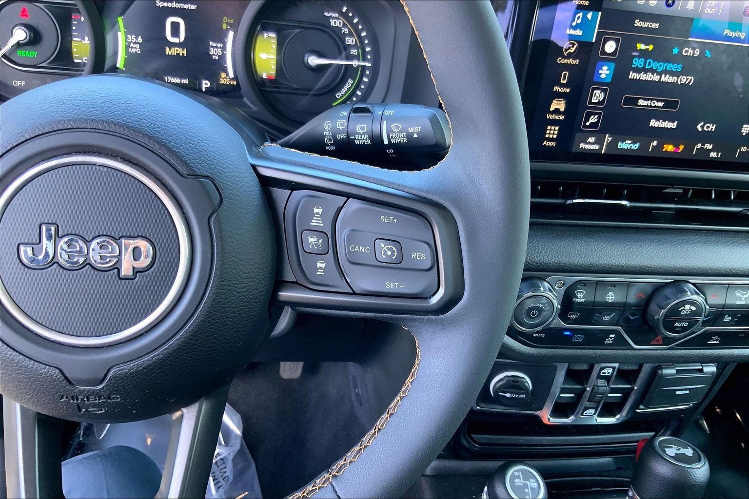 Used 2024 Jeep Wrangler Unlimited w/ Convenience Group AWD/4WD image 24