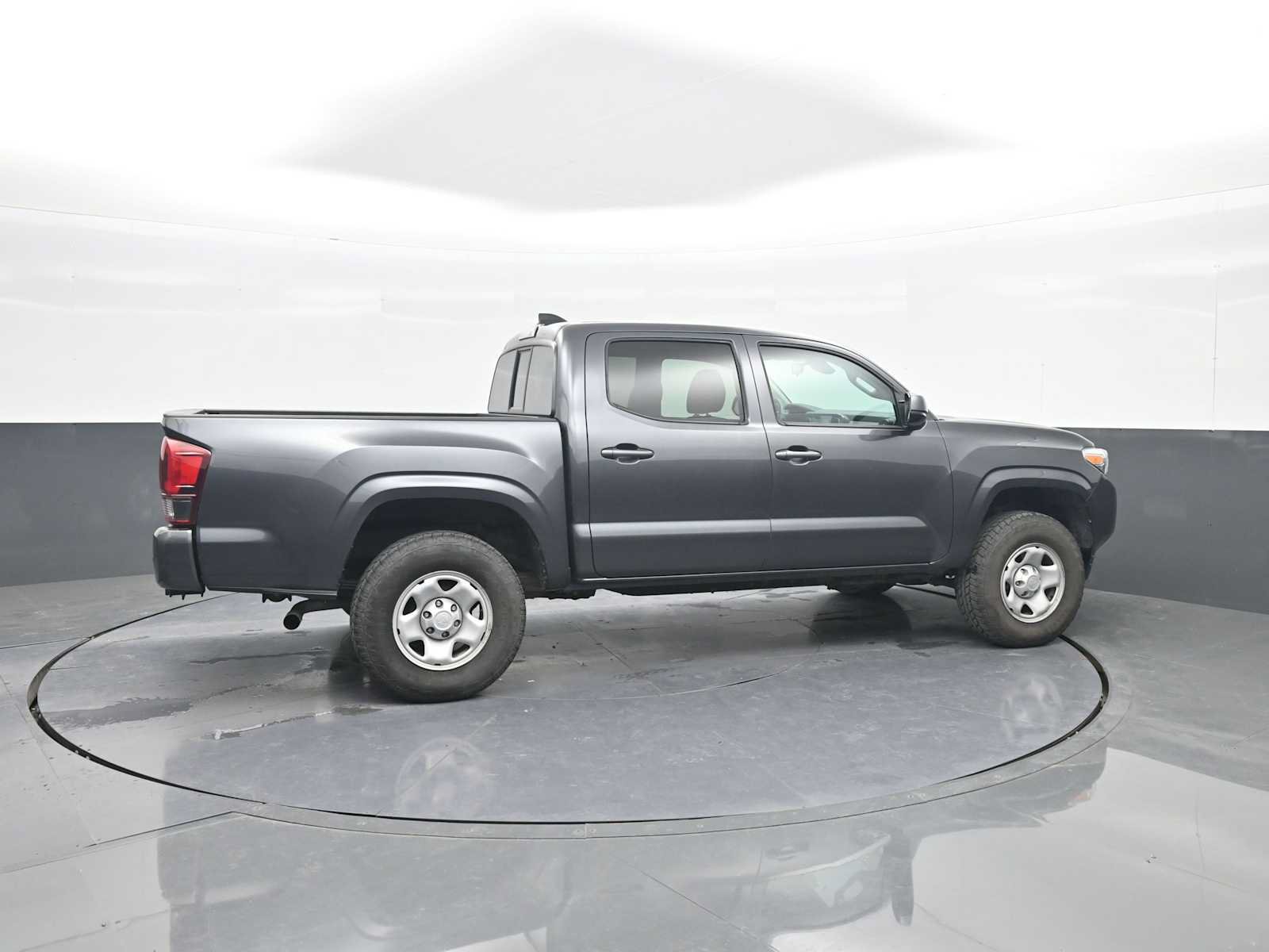 Used 2022 Toyota Tacoma SR AWD/4WD image 46