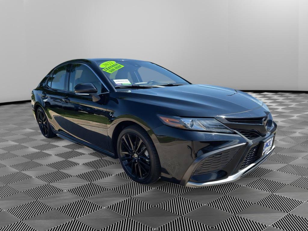 Used 2022 Toyota Camry XSE FWD image 6