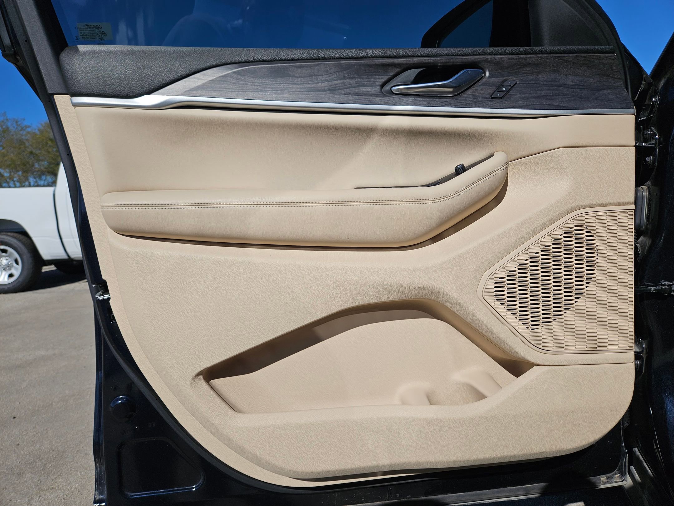 Certified 2024 Jeep Grand Cherokee Limited w/ Luxury Tech Group II image 11